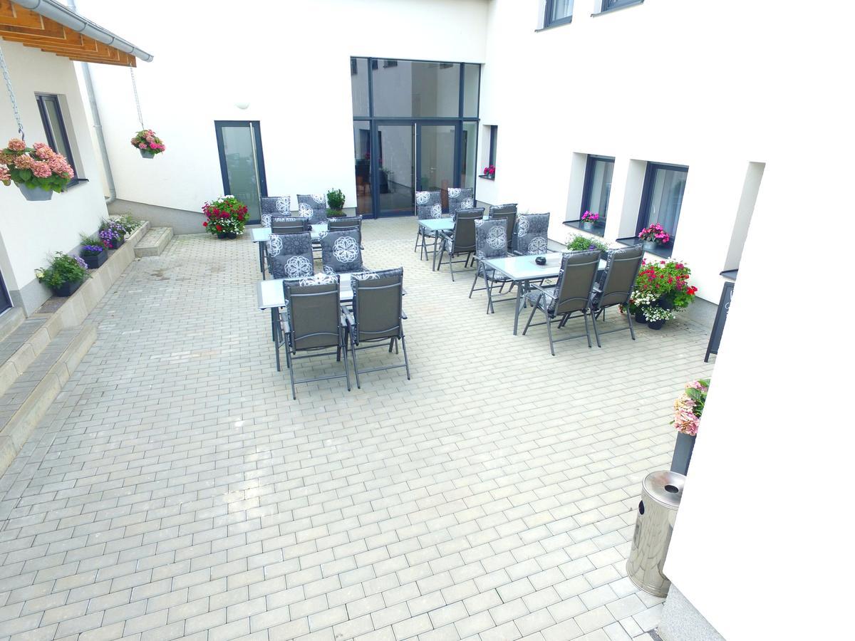 Fast Lane Hotel Barweiler Extérieur photo